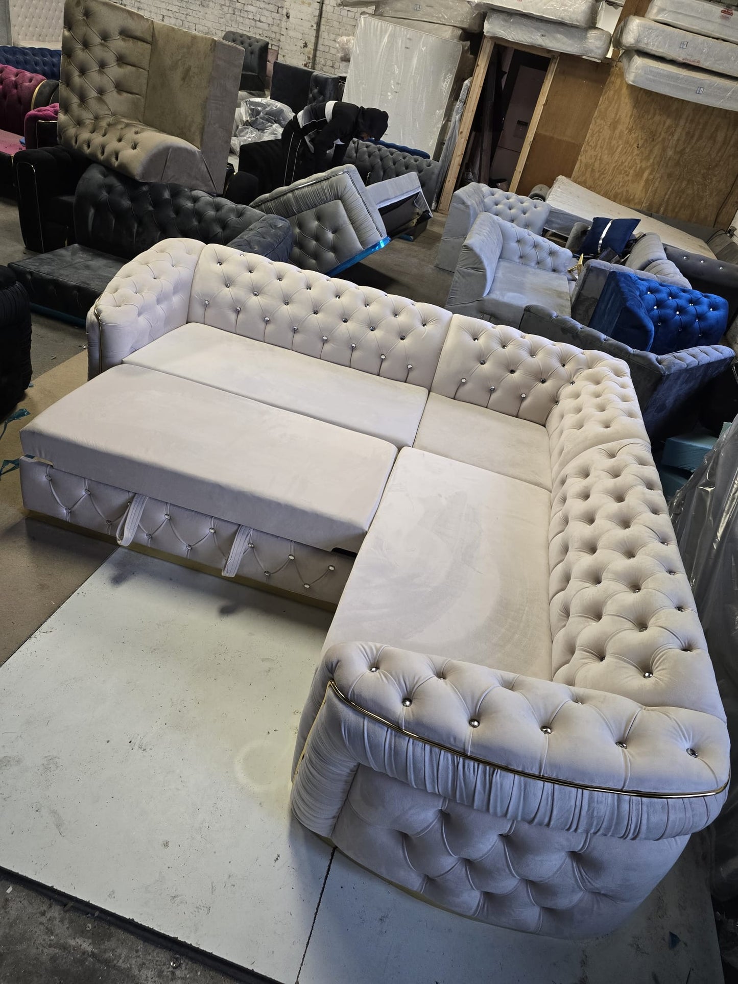 Customizable Chesterfield Sofa Beds – Tailored to Your Style